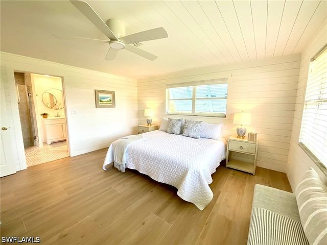 1530 Mandarin RD, Naples, FL 34102