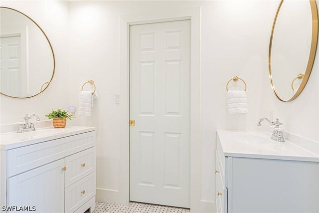 1530 Mandarin RD, Naples, FL 34102