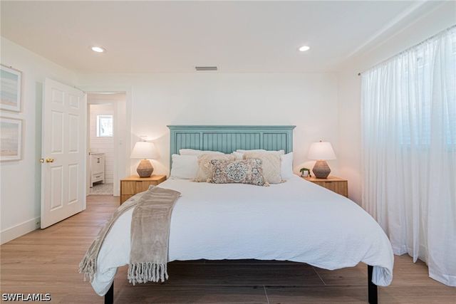 1530 Mandarin RD, Naples, FL 34102