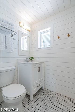 1530 Mandarin RD, Naples, FL 34102