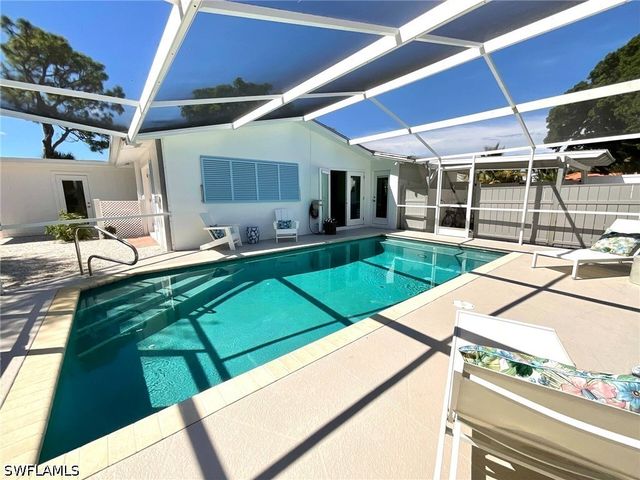 1530 Mandarin RD, Naples, FL 34102