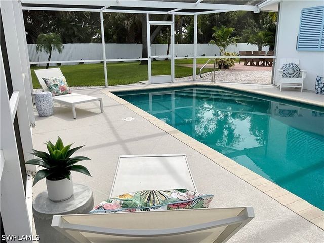 1530 Mandarin RD, Naples, FL 34102