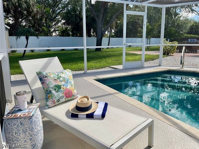 1530 Mandarin RD, Naples, FL 34102