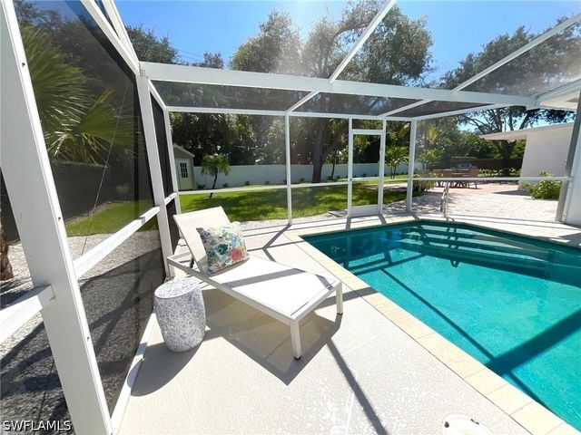 1530 Mandarin RD, Naples, FL 34102