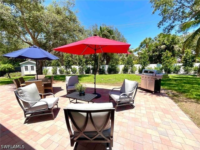 1530 Mandarin RD, Naples, FL 34102