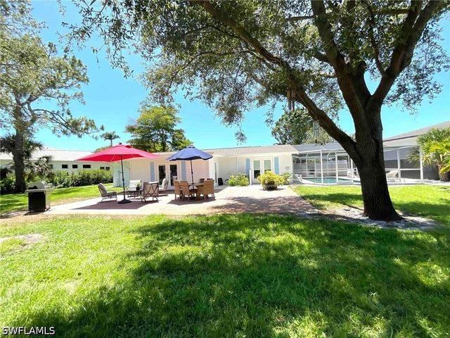 1530 Mandarin RD, Naples, FL 34102