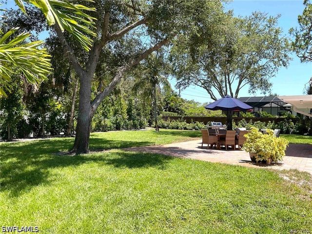 1530 Mandarin RD, Naples, FL 34102