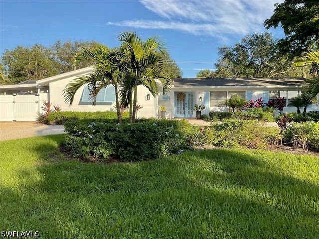 1530 Mandarin RD, Naples, FL 34102