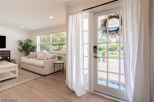 1530 Mandarin RD, Naples, FL 34102