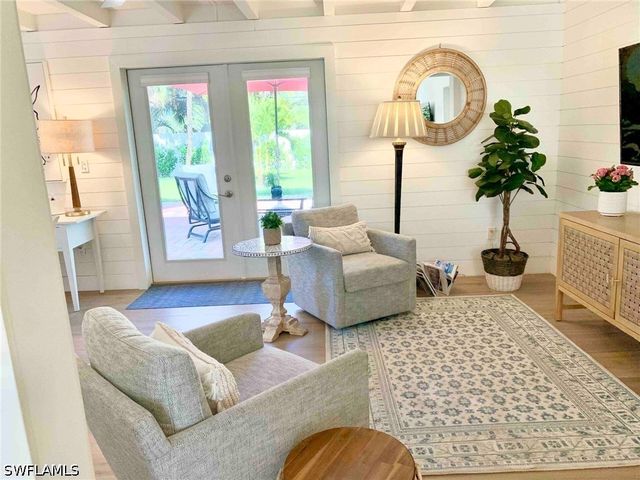 1530 Mandarin RD, Naples, FL 34102