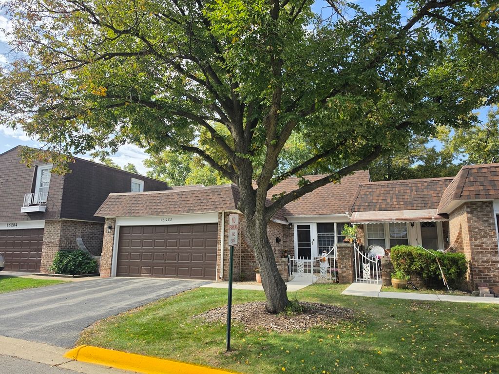 1S282 Holyoke Lane, Villa Park, IL 60181 — photo 2