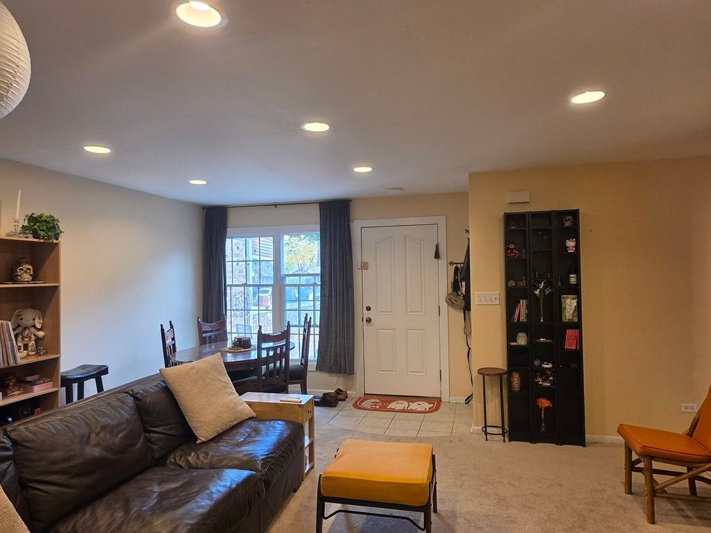 1S282 Holyoke Lane, Villa Park, IL 60181 — photo 5