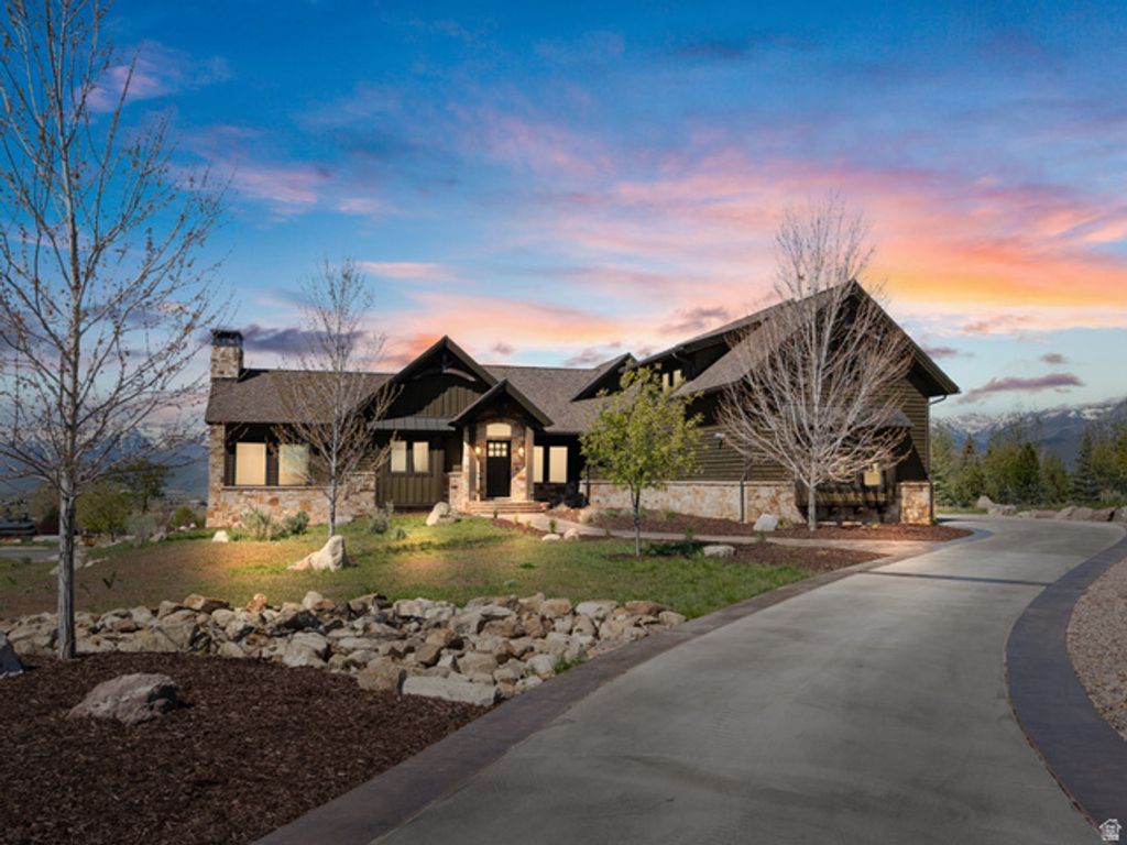 Image 1 of property listing at 1075 N OQUIRRH DR, Heber City, UT 84032