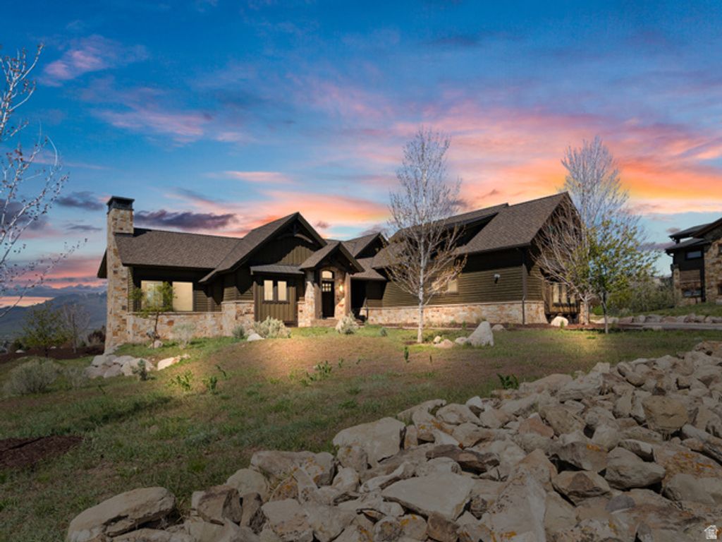 Image 2 of property listing at 1075 N OQUIRRH DR, Heber City, UT 84032