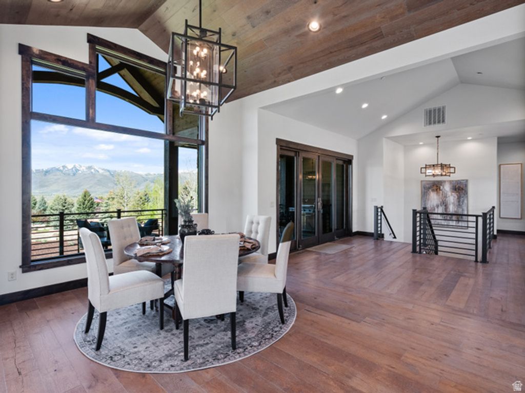 Image 12 of property listing at 1075 N OQUIRRH DR, Heber City, UT 84032