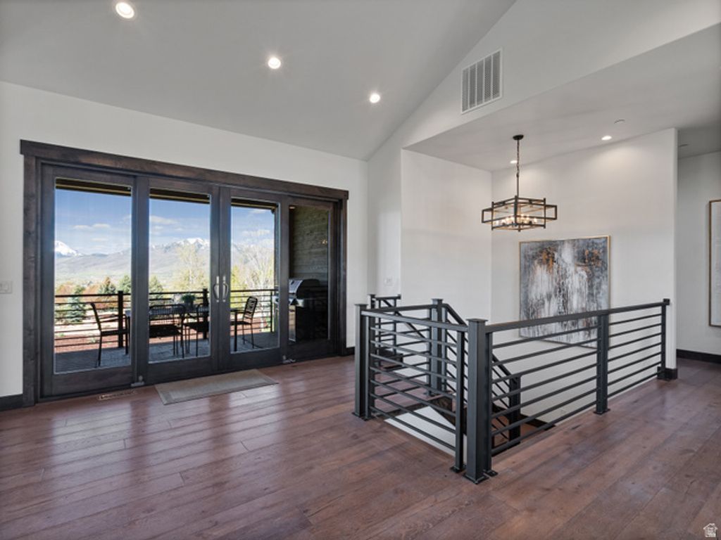 Image 15 of property listing at 1075 N OQUIRRH DR, Heber City, UT 84032