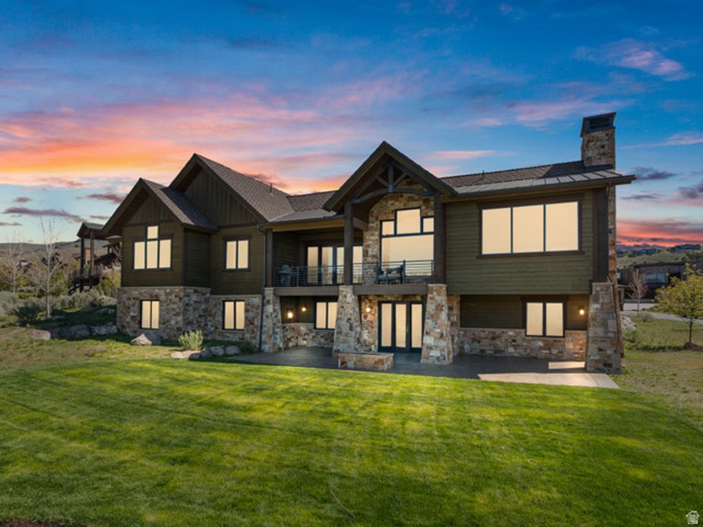 Image 3 of property listing at 1075 N OQUIRRH DR, Heber City, UT 84032