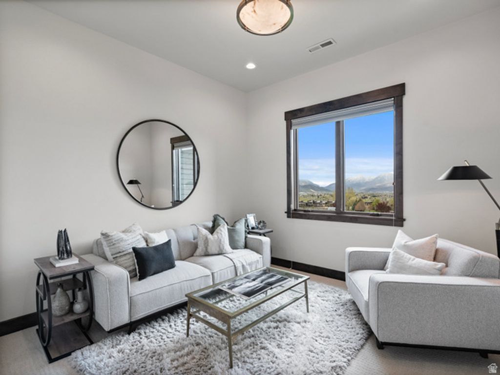 Image 21 of property listing at 1075 N OQUIRRH DR, Heber City, UT 84032