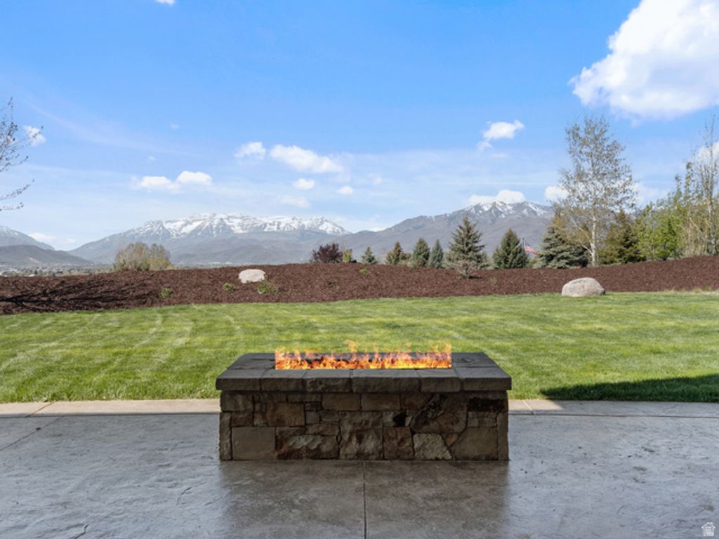 Image 33 of property listing at 1075 N OQUIRRH DR, Heber City, UT 84032