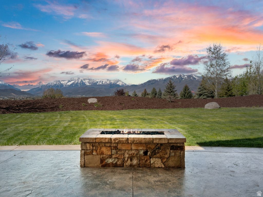 Image 34 of property listing at 1075 N OQUIRRH DR, Heber City, UT 84032