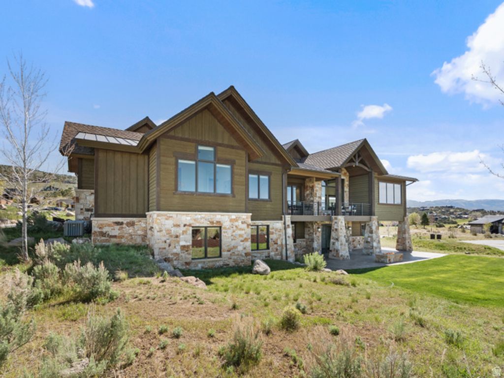 Image 40 of property listing at 1075 N OQUIRRH DR, Heber City, UT 84032