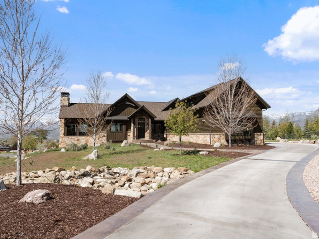 Image 41 of property listing at 1075 N OQUIRRH DR, Heber City, UT 84032