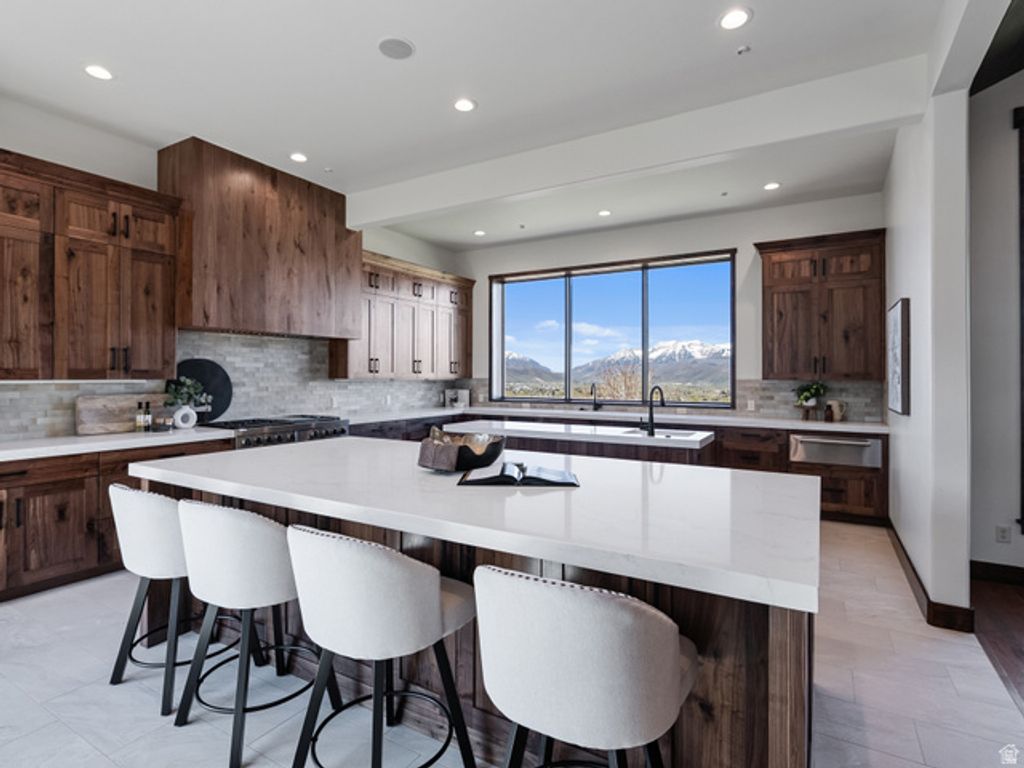 Image 7 of property listing at 1075 N OQUIRRH DR, Heber City, UT 84032