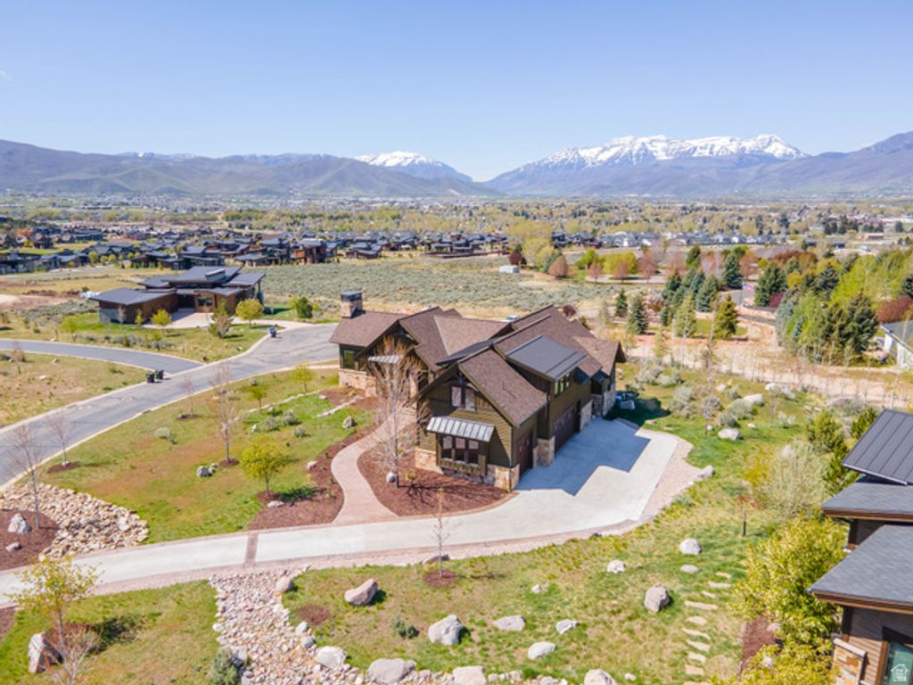 Image 66 of property listing at 1075 N OQUIRRH DR, Heber City, UT 84032