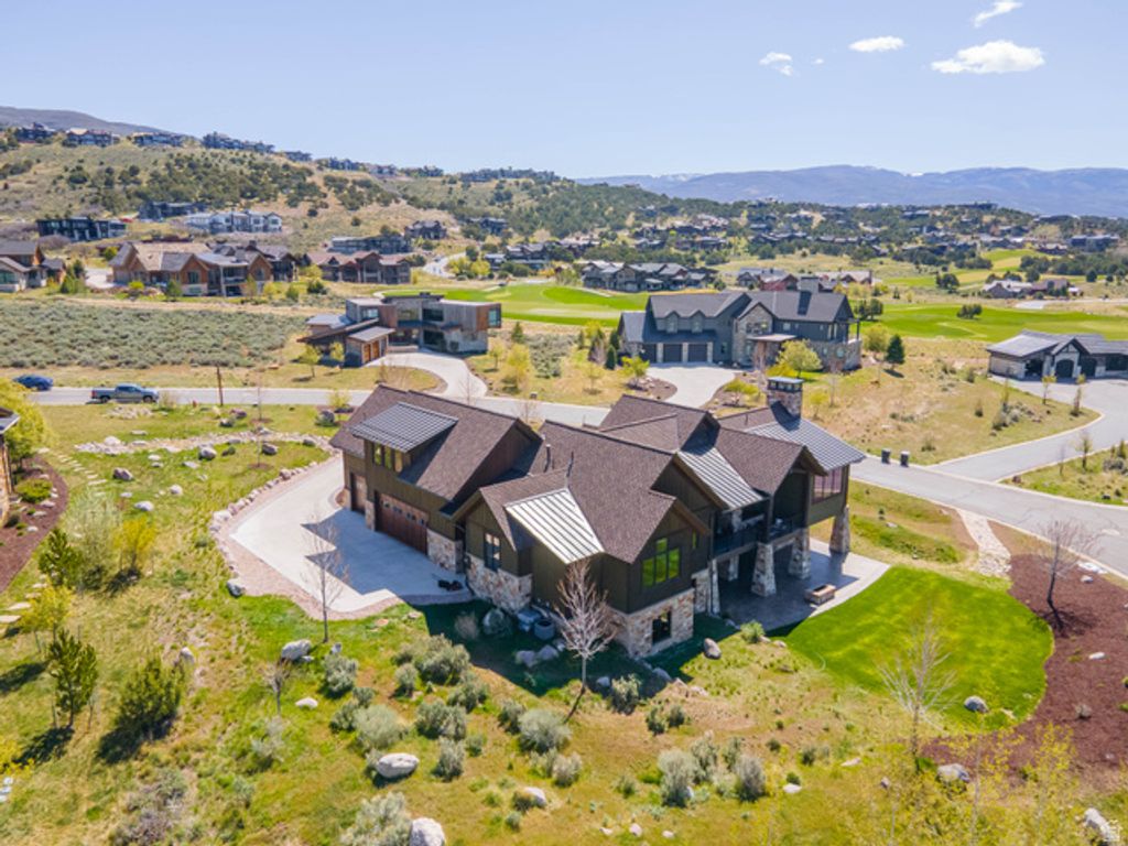 Image 67 of property listing at 1075 N OQUIRRH DR, Heber City, UT 84032