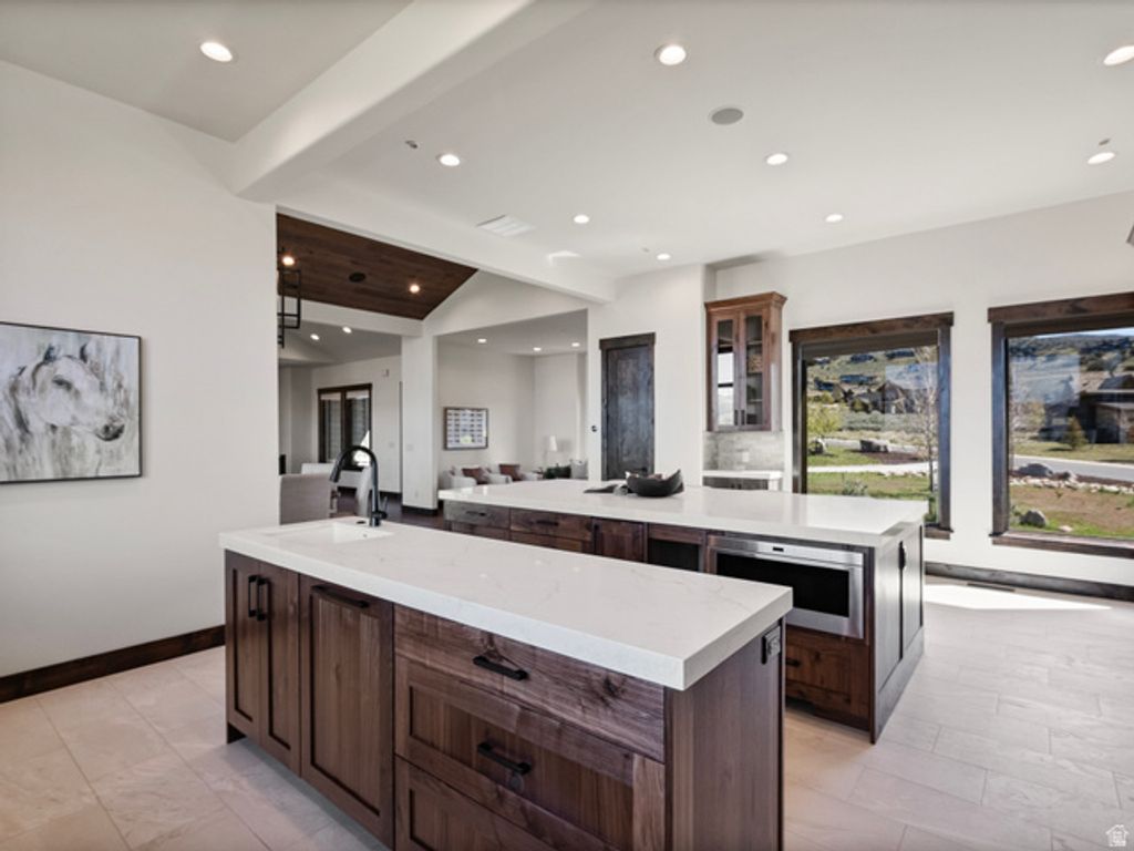 Image 9 of property listing at 1075 N OQUIRRH DR, Heber City, UT 84032