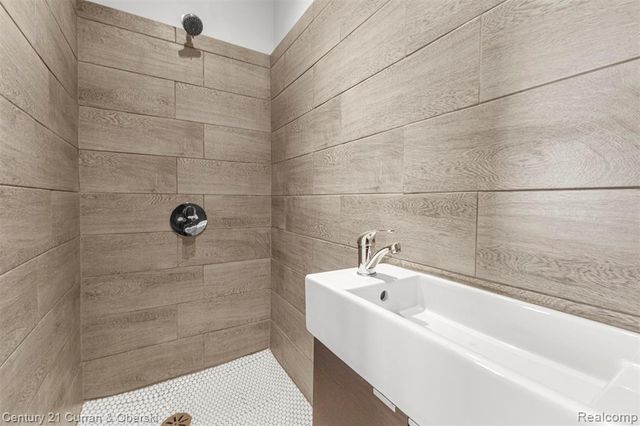 19497 Inkster Road, Romulus, MI 48174