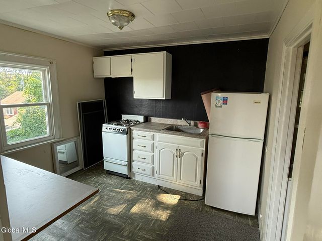 13 Lisha Kill Road, Colonie, NY 12205