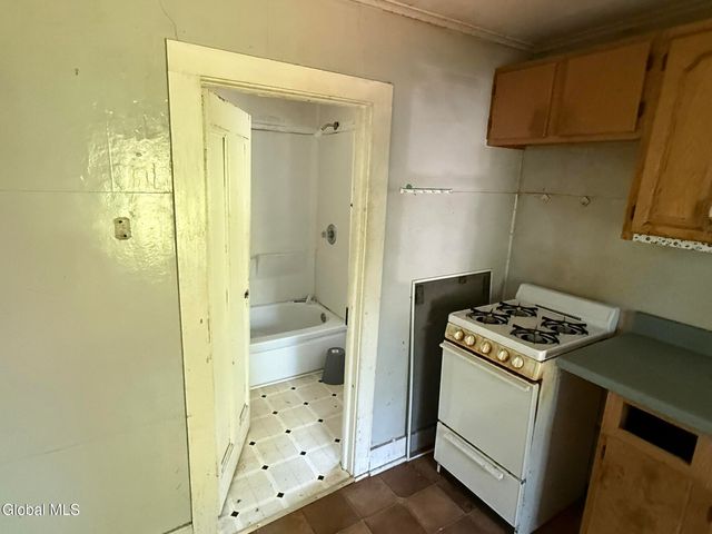 13 Lisha Kill Road, Colonie, NY 12205