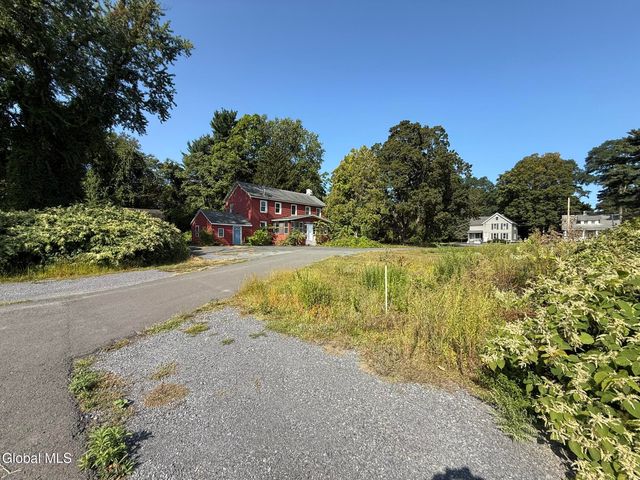 13 Lisha Kill Road, Colonie, NY 12205