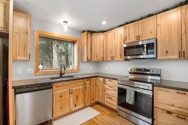 371 Maplewood Commons Road, Moretown, VT 05660