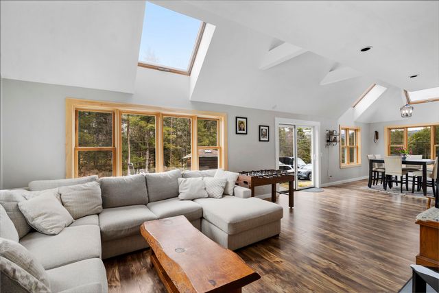 371 Maplewood Commons Road, Moretown, VT 05660