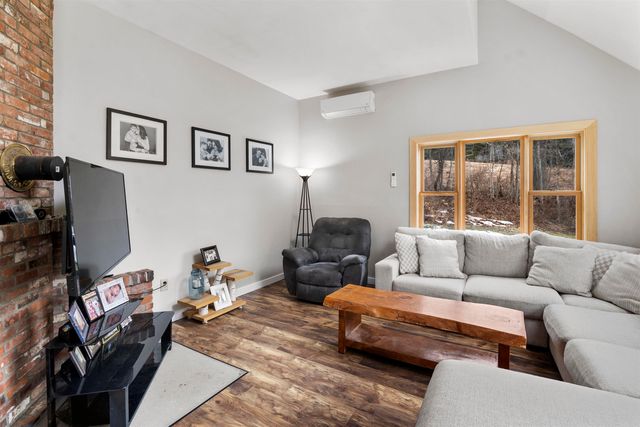 371 Maplewood Commons Road, Moretown, VT 05660