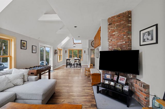 371 Maplewood Commons Road, Moretown, VT 05660