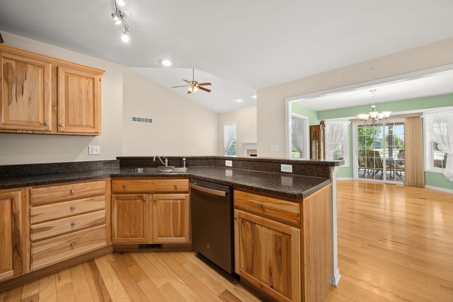 1418 Beach Lane, Sycamore, IL 60178