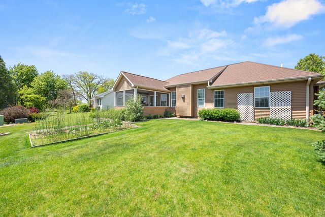 1418 Beach Lane, Sycamore, IL 60178