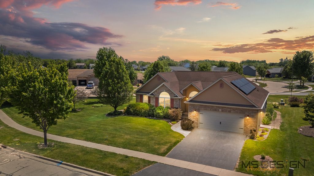 1418 Beach Lane, Sycamore, IL 60178