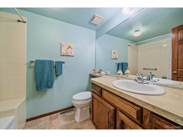 7752 E Phillips Cir, Centennial, CO 80112