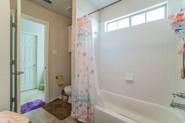 317 Crescent Creek Lane, Fort Worth, TX 76140