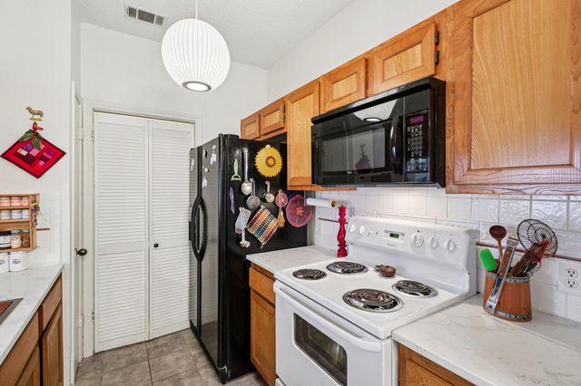 802 S 1st ST 121, Austin, TX 78704