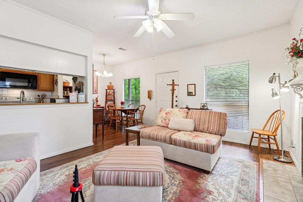 802 S 1st ST 121, Austin, TX 78704