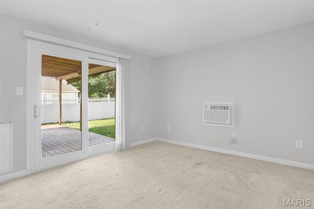 12089 Sunnycrest Place, Maryland Heights, MO 63043