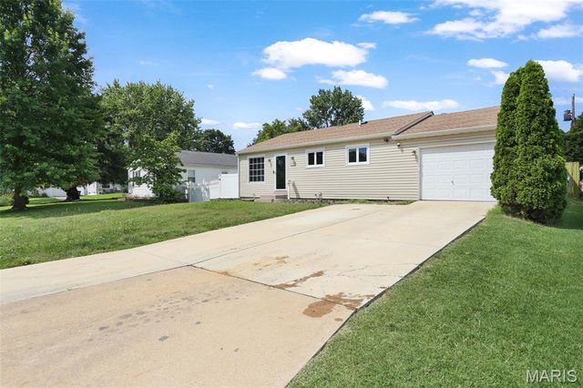 12089 Sunnycrest Place, Maryland Heights, MO 63043