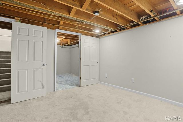 12089 Sunnycrest Place, Maryland Heights, MO 63043