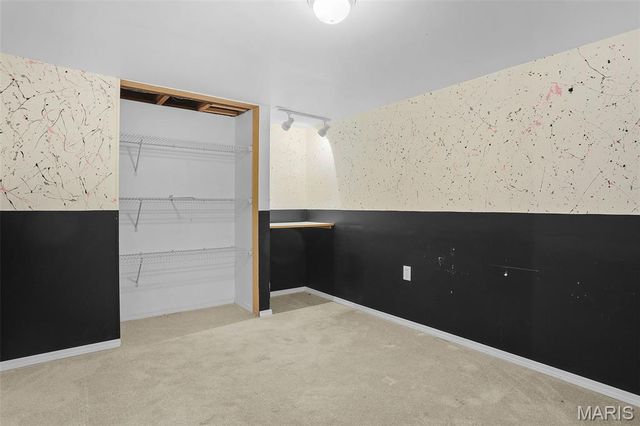12089 Sunnycrest Place, Maryland Heights, MO 63043
