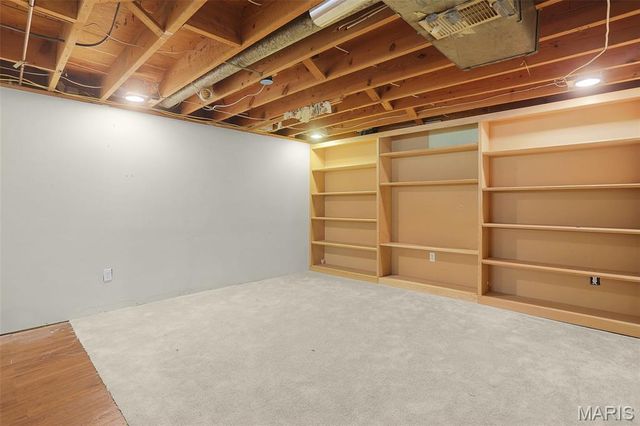 12089 Sunnycrest Place, Maryland Heights, MO 63043